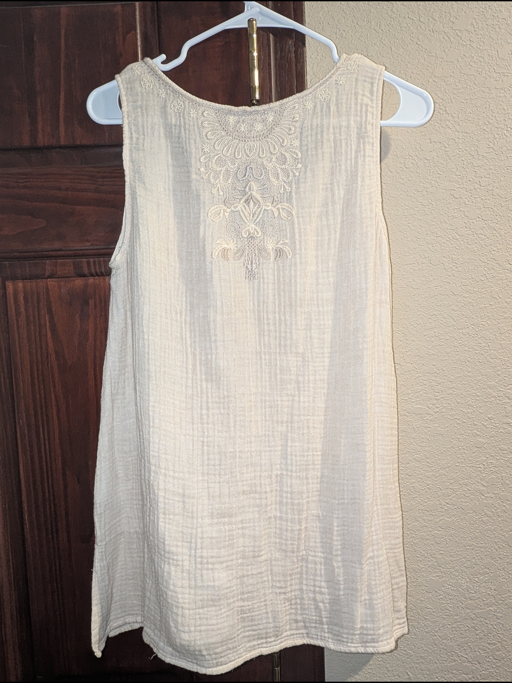 Johnny Was Cream Embroidered V-Neck Sleeveless Camisole - Picture 2 of 6